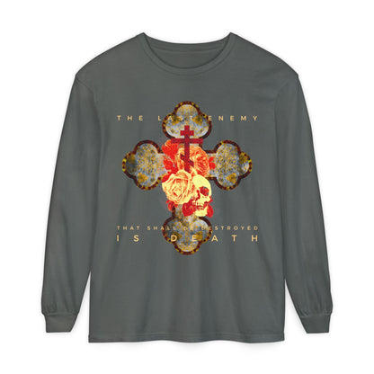 The Final Enemy That Shall Be Destroyed Is Death (1 Cor 15:26) by Remembrance of Death is a gray long sleeve featuring a metallic gothic cross with a rose and skull design, bordered with patterns and the biblical quote, inspired by Orthodox Christian faith.